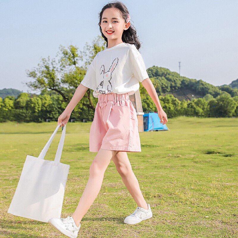 Set bộ quần áo trẻ em mẫu Thỏ dành cho bé gái 18-45kg. Thiết kế hiện đại, chất liệu mát.