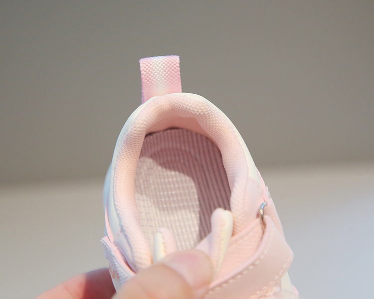 Giày thể thao cho bé phong cách dễ thương – GTE9171