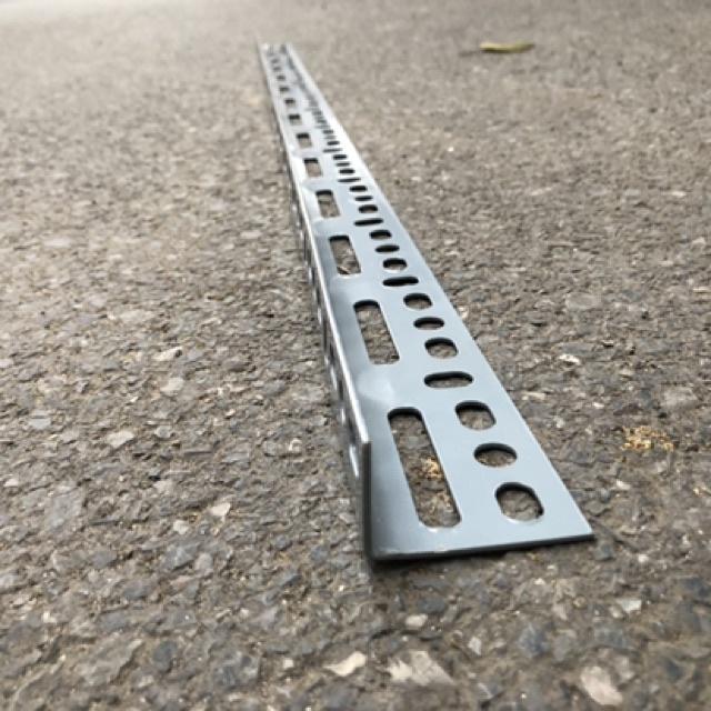 Thanh sắt v lỗ 3x5cm,sắt v lỗ,sắt v,sắt v lỗ giá rẻ