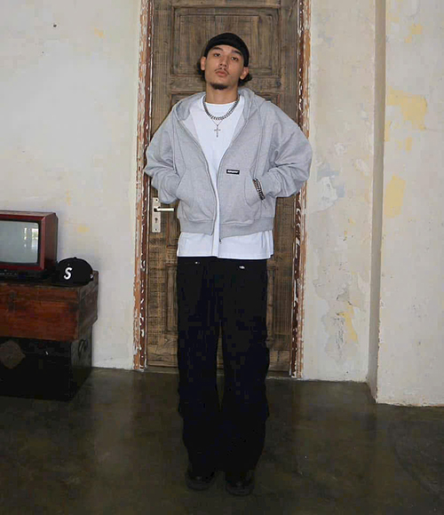 Áo khoác thun nỉ dày mịn,nón rộng 2 lớp ,gắn mạc logo ,dây kéo phao,tay phồng rộng, bo dệt.form boxy, có túi trong thời trang