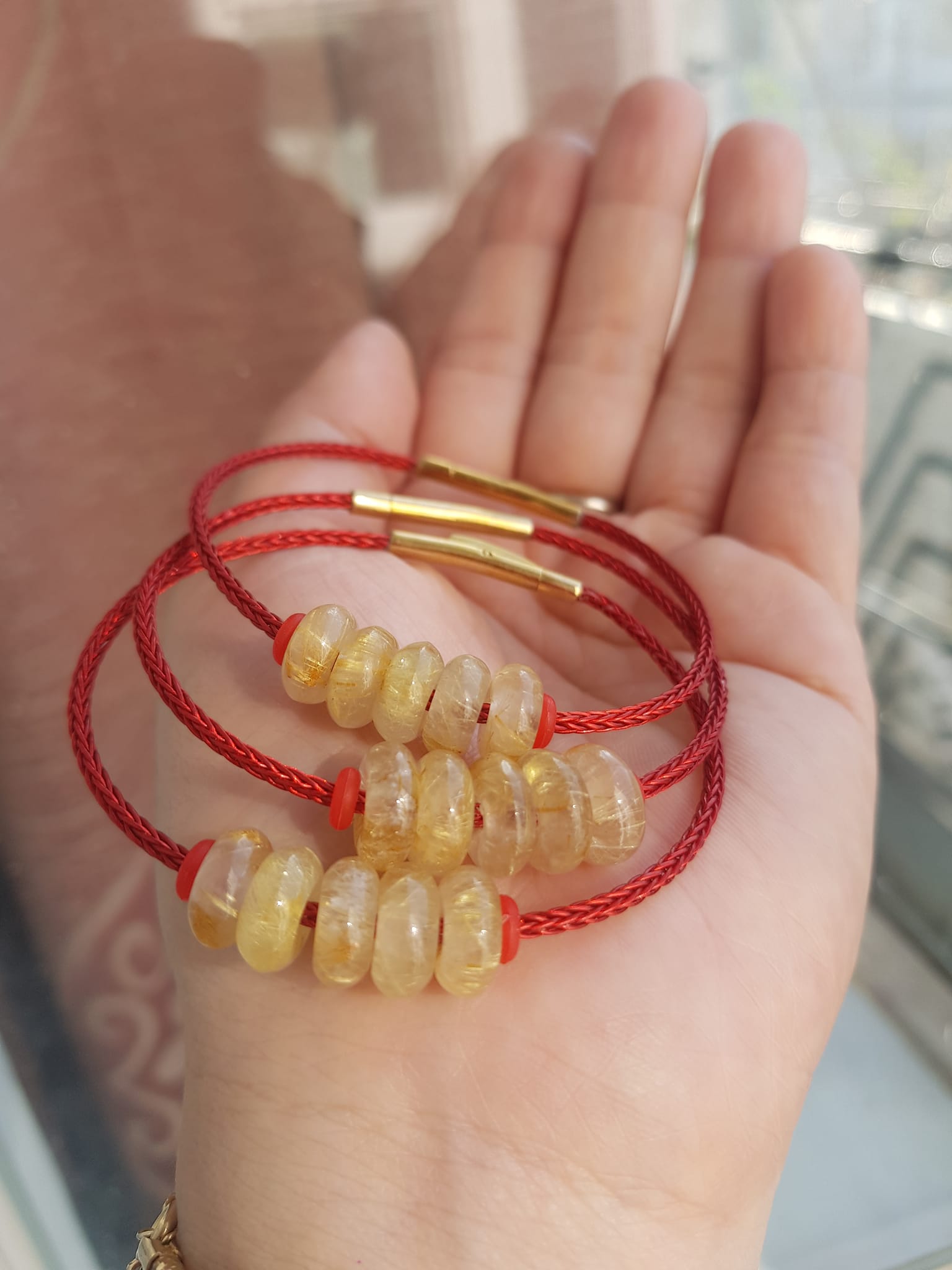 Vòng Tay 5 đồng tiền may mắn kiểu Đá thạch anh Vàng tự nhiên dây đỏ tài lộc Nữ mệnh Kim mệnh thổ mệnh Thủy đeo xinh đẹp ạ