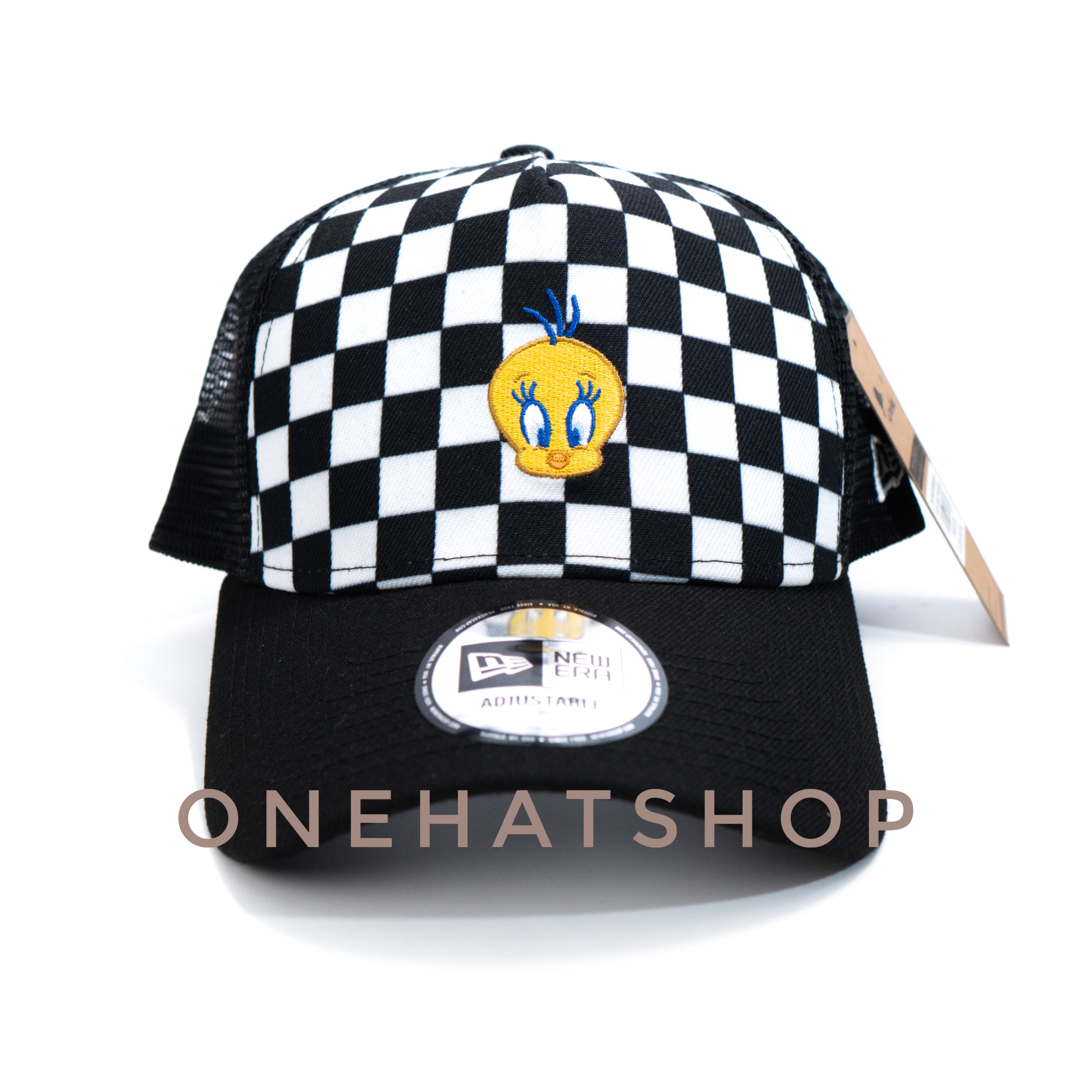 Nón lưỡi trai fom trucker checkerboard duck caro phía sau là lưới