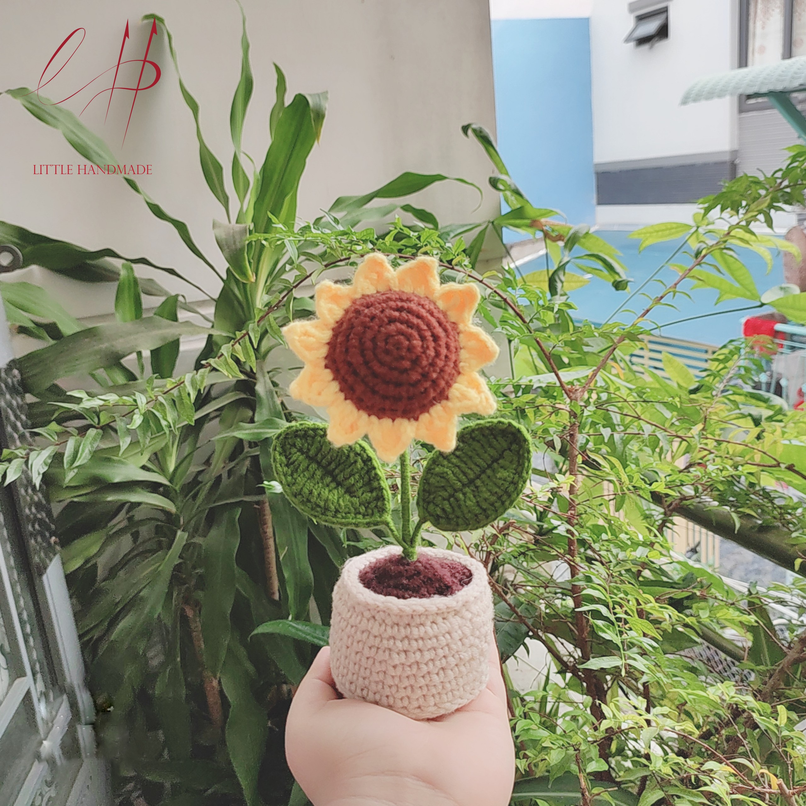 Chậu hoa hướng dương bằng len handmade 20 cm x 7 cm