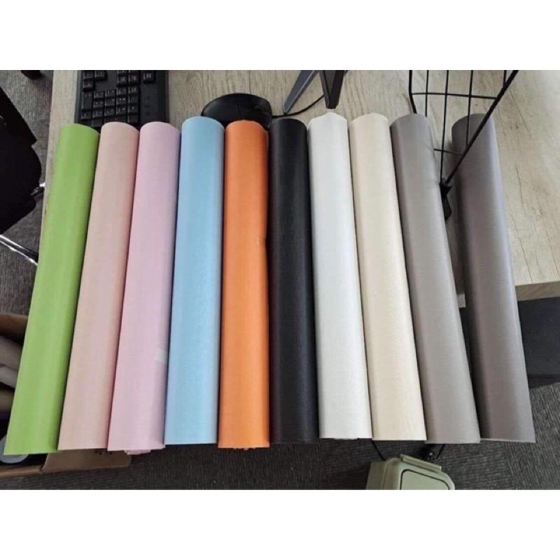 Giấy dán tường màu trơn đơn sắc có keo sẵn 10m x 45cm