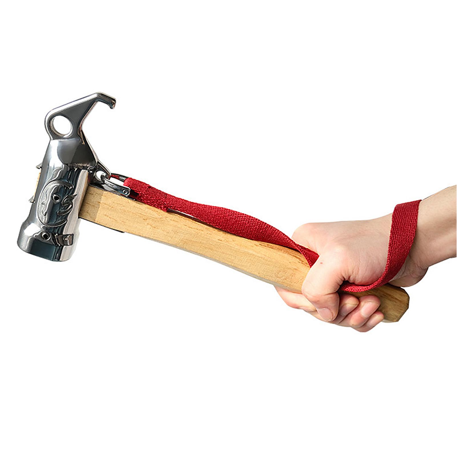 Búa đóng đinh vào các dụng cụ đa chức năng