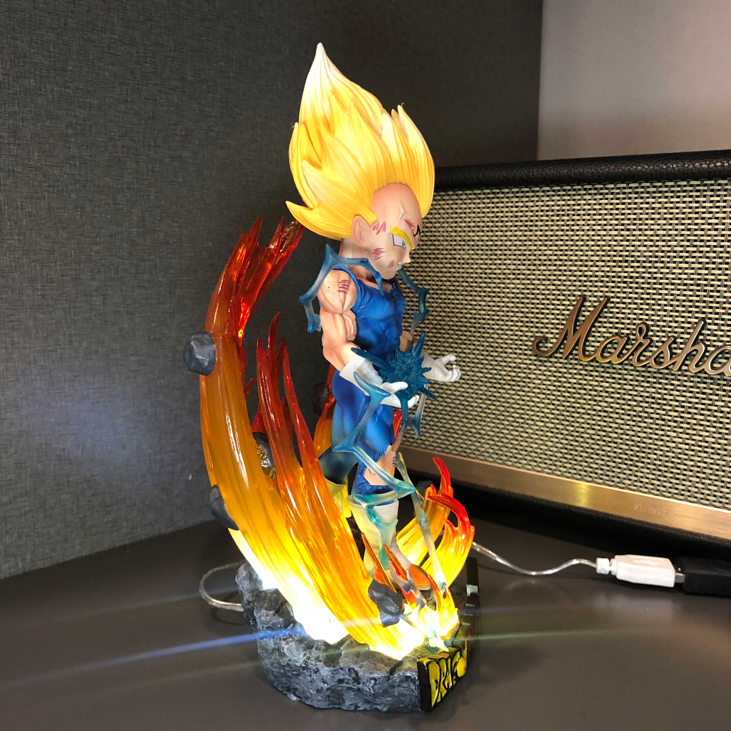 Mô hình Vegeta cực ngầu 22 cm có LED (usb) - Dragon Ball