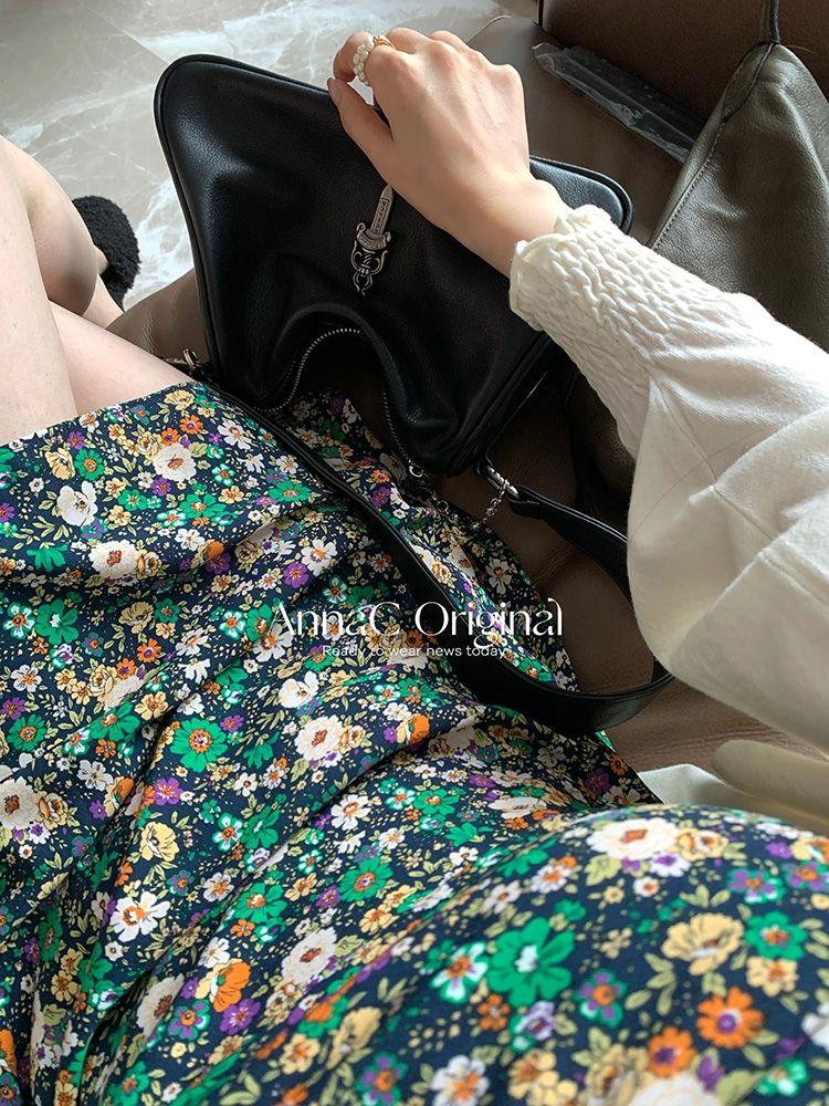 DONGSHOP 2023 Mùa hè Hàn Quốc cổ điển sling váy hoa mảnh đầm thiết kế phụ nữ nhỏ v cổ khí chất một từ váy ngắn