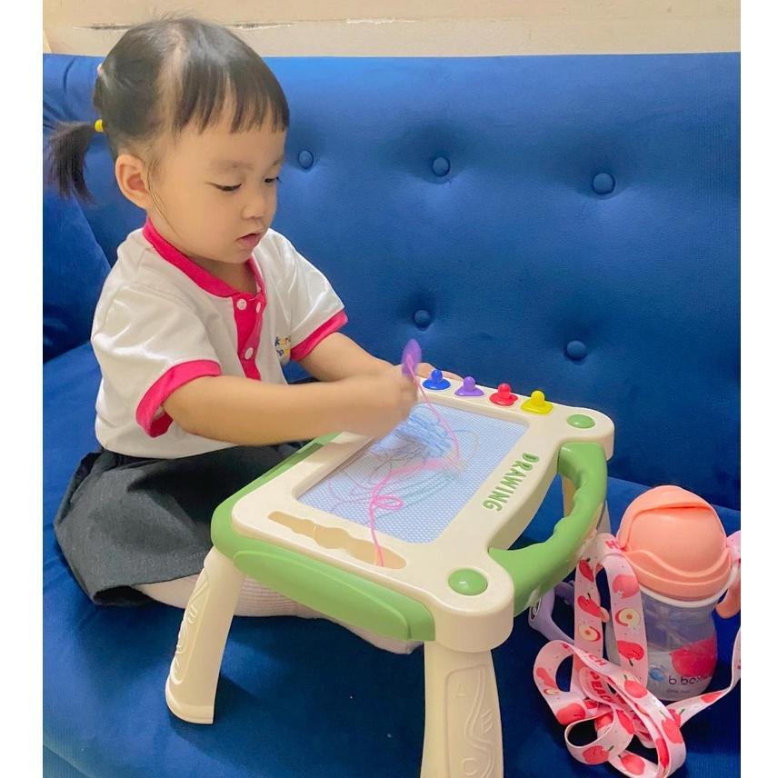 Bảng vẽ tự xóa cho bé thông minh có chân bàn, bảng từ tính tập viết, tập vẽ cho bé - Montessori