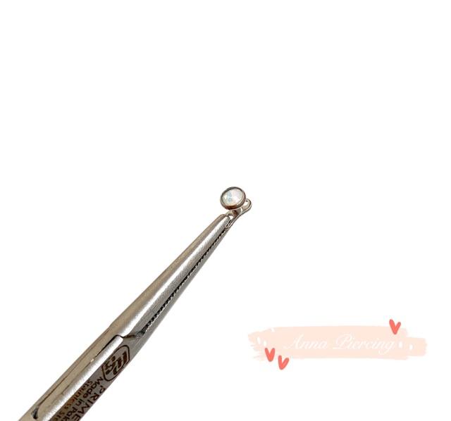Khuyên dermal chân titanium đá ngọc 4mm - XUÂN SHOP