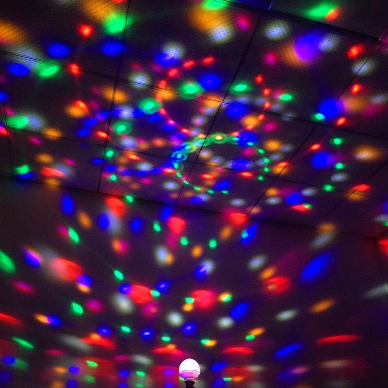 Đèn LED Trang Trí Xoay 360 Pha Lê 7 Màu