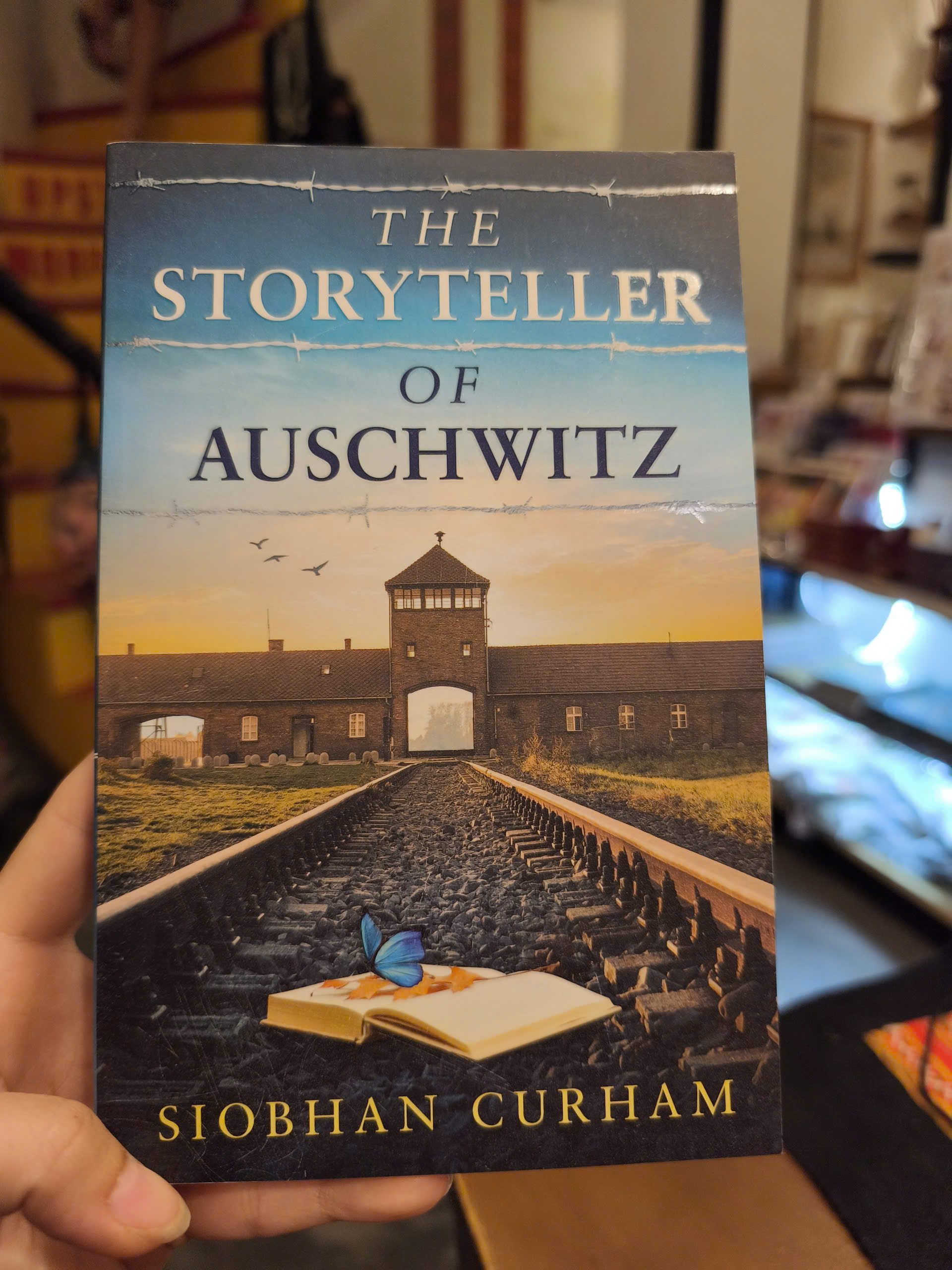 Sách - The Storyteller of Auschwitz: A gripping World War Two historical novel by Siobhan Curham