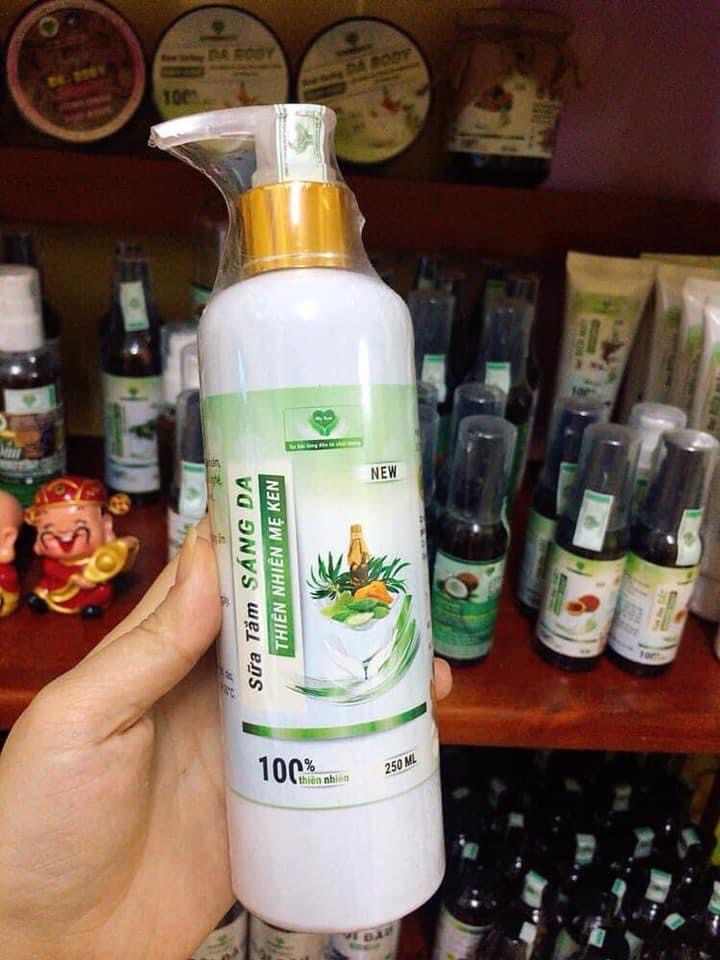 Sữa Tắm Sáng Da Thiên Nhiên Mẹ Ken 250ML - Dưỡng ẩm, trắng da, chống lão hoá, mờ thâm