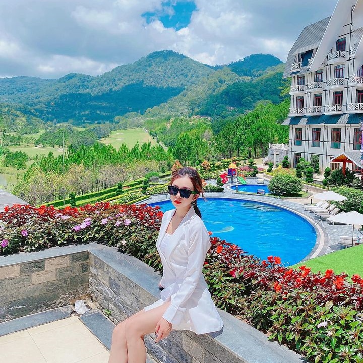 Swiss-Bel Resort Tuyền Lâm 5* Đà Lạt - Phòng Deluxe Golf View Xịn Sò, Bữa Sáng, Hồ Bơi Ngoài Trời View Cực Đẹp, Hồ Bơi Trong Nhà, Xe Đưa Đón Sân Bay Và Trung Tâm