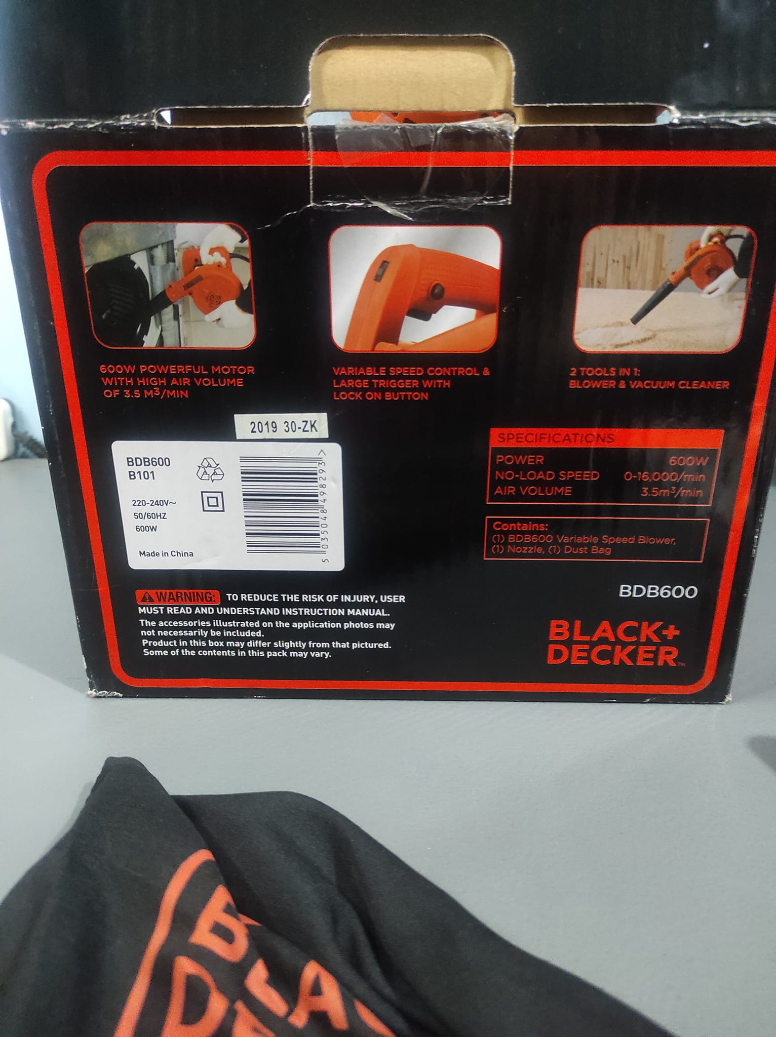 Máy thổi đa tốc độ 600w BLACK &amp; DECKER BDB600- Hàng chính hãng