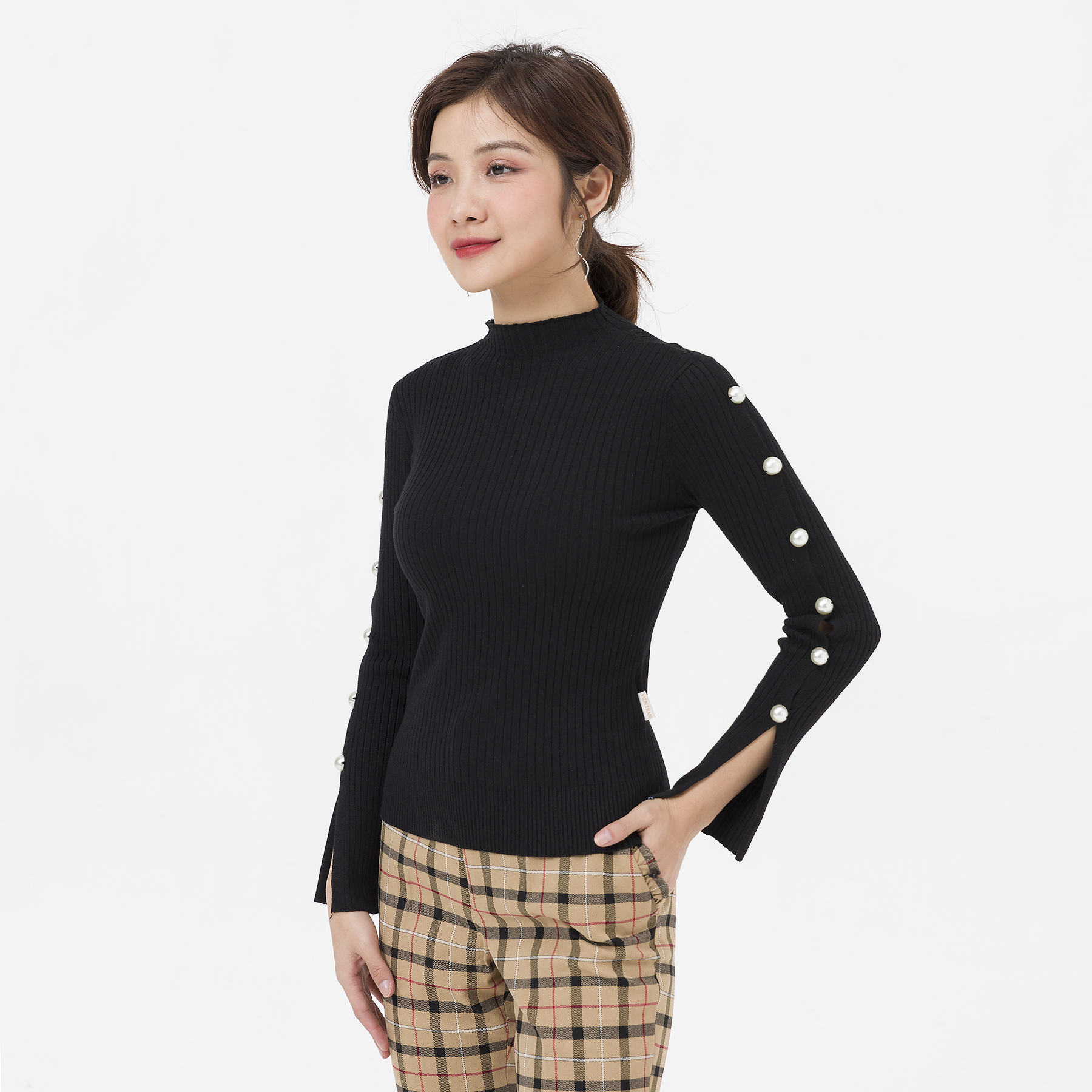 Áo len tay đính trai LAMER V61W20T012