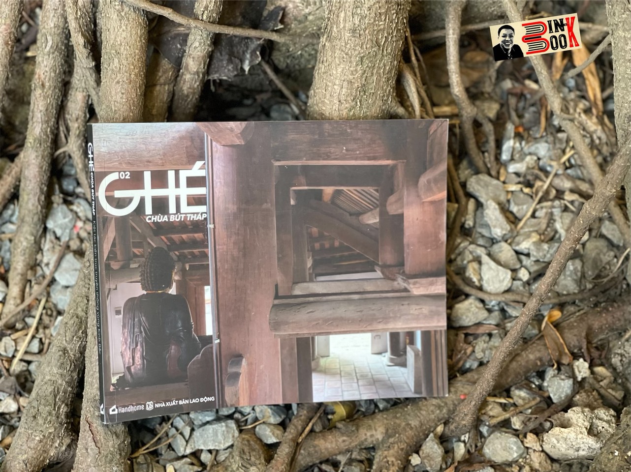 GHÉ 02 – CHÙA BÚT THÁP – Handhome  – CCC Communication - NXB Lao Động