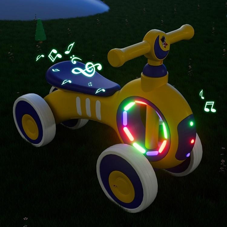 Xe chòi chân xe thăng bằng 4 bánh có nhạc đèn cho bé