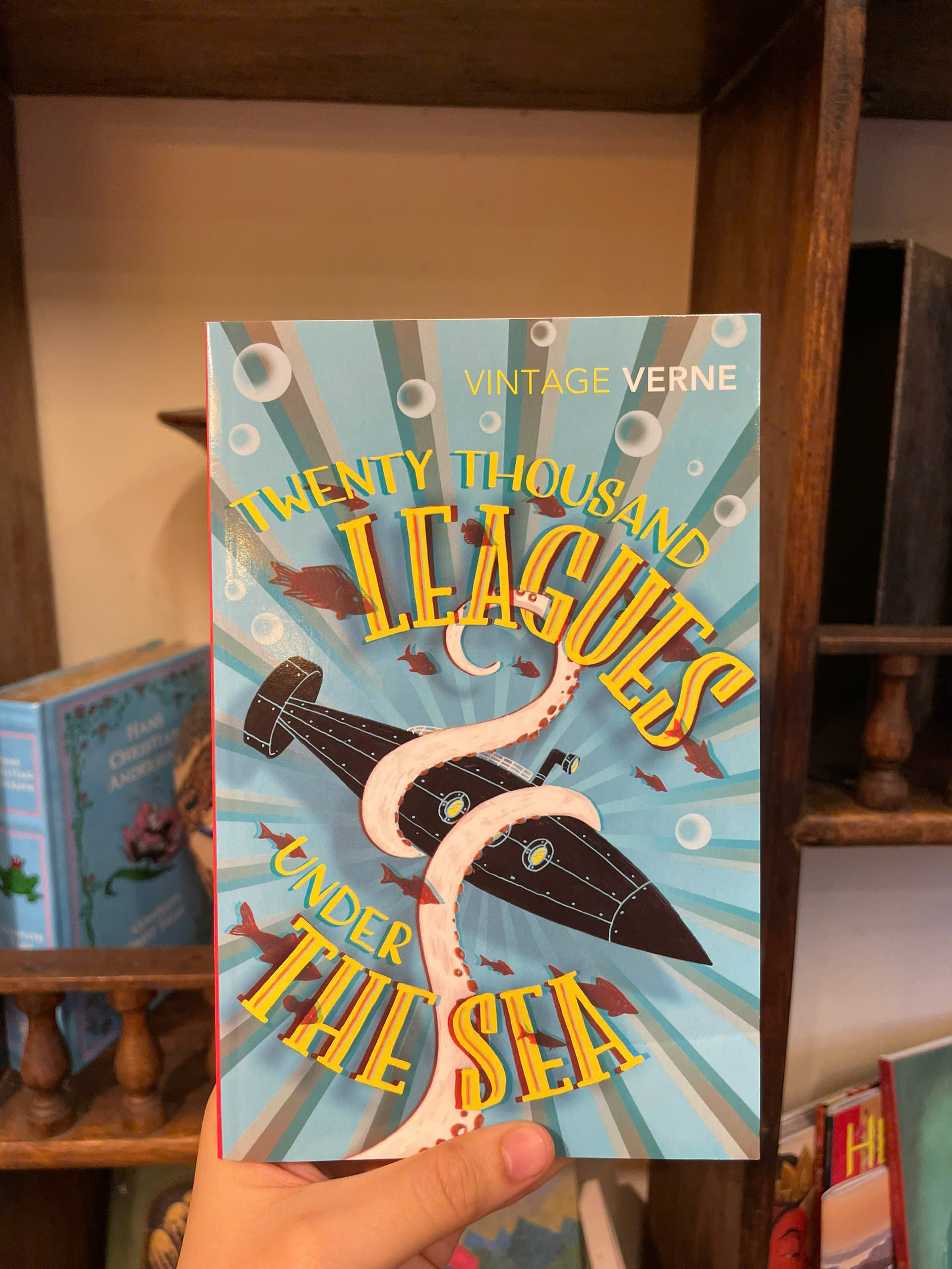 Sách - Twenty Thousand Leagues Under The Sea by Jules Verne/ Tiểu thuyết tiếng Anh/ Fiction