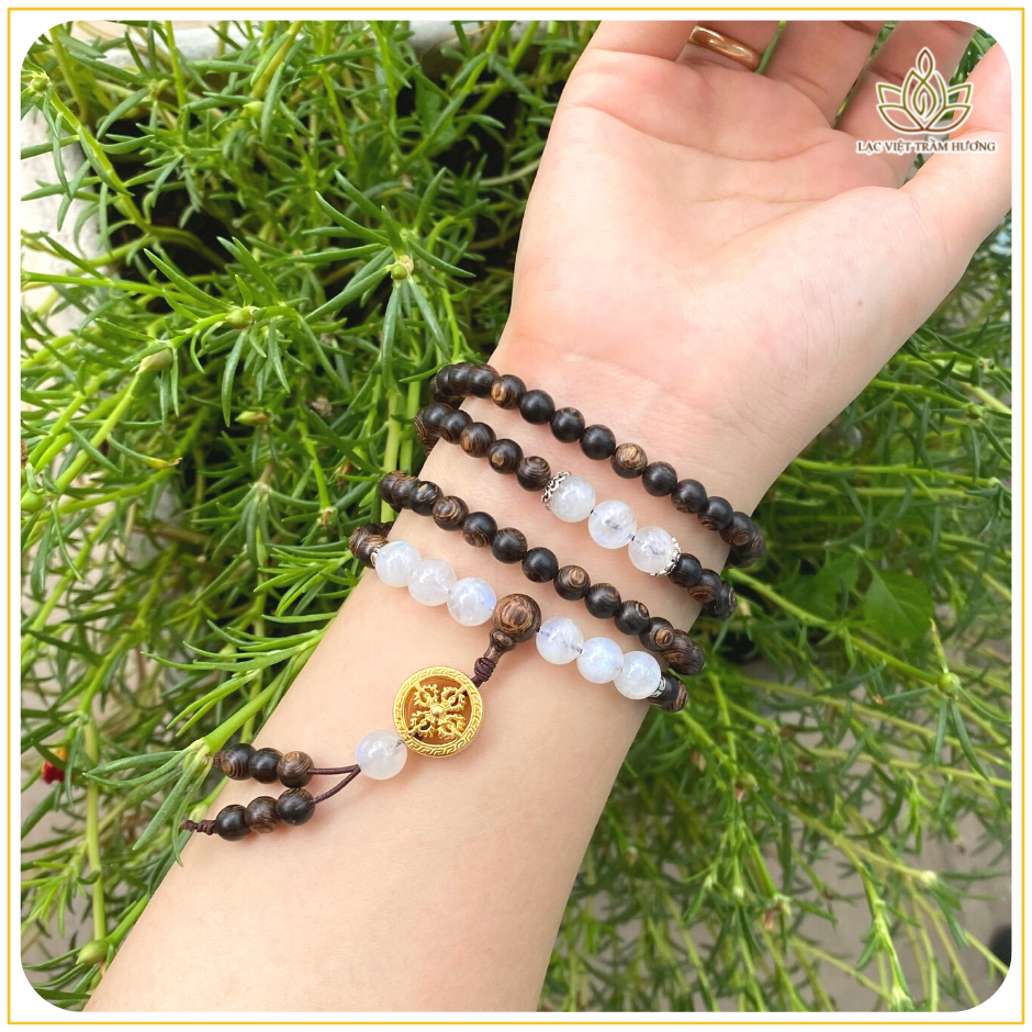 Vòng Tay Trầm Hương 108 Hạt Sánh Chìm Mix Charm Bánh Xe Pháp Luân và Đá Moonstone Phong Thủy - Lạc Việt Trầm Hương
