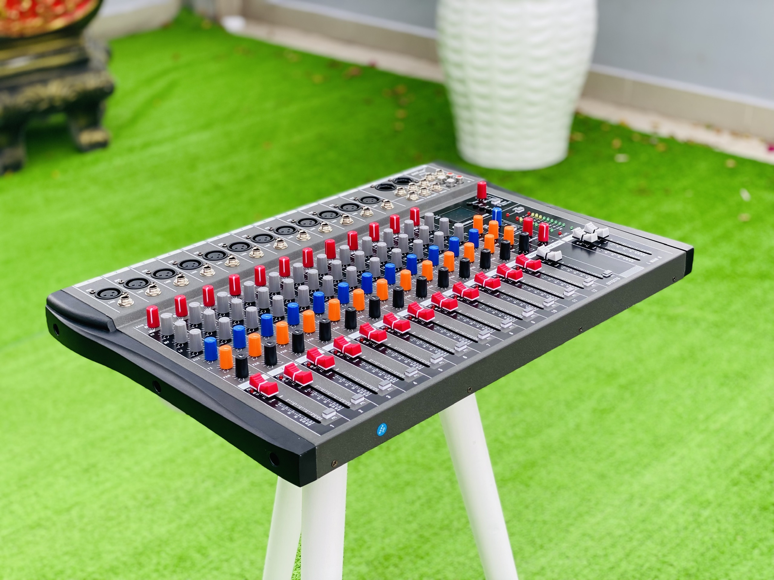 [ƯU ĐÃI CỰC LỚN - TẶNG NGAY DÂY CANON RA HOA SEN] Mixer MTMAX KT12 Cao Cấp Với 12 Đường Line Chuyên Nâng Cấp Loa Kéo, Dàn Karaoke, Sân Khấu, Hội Nghị, Bữa Tiệc, Hàng Chính Hãng, Bảo Hành 12 Tháng