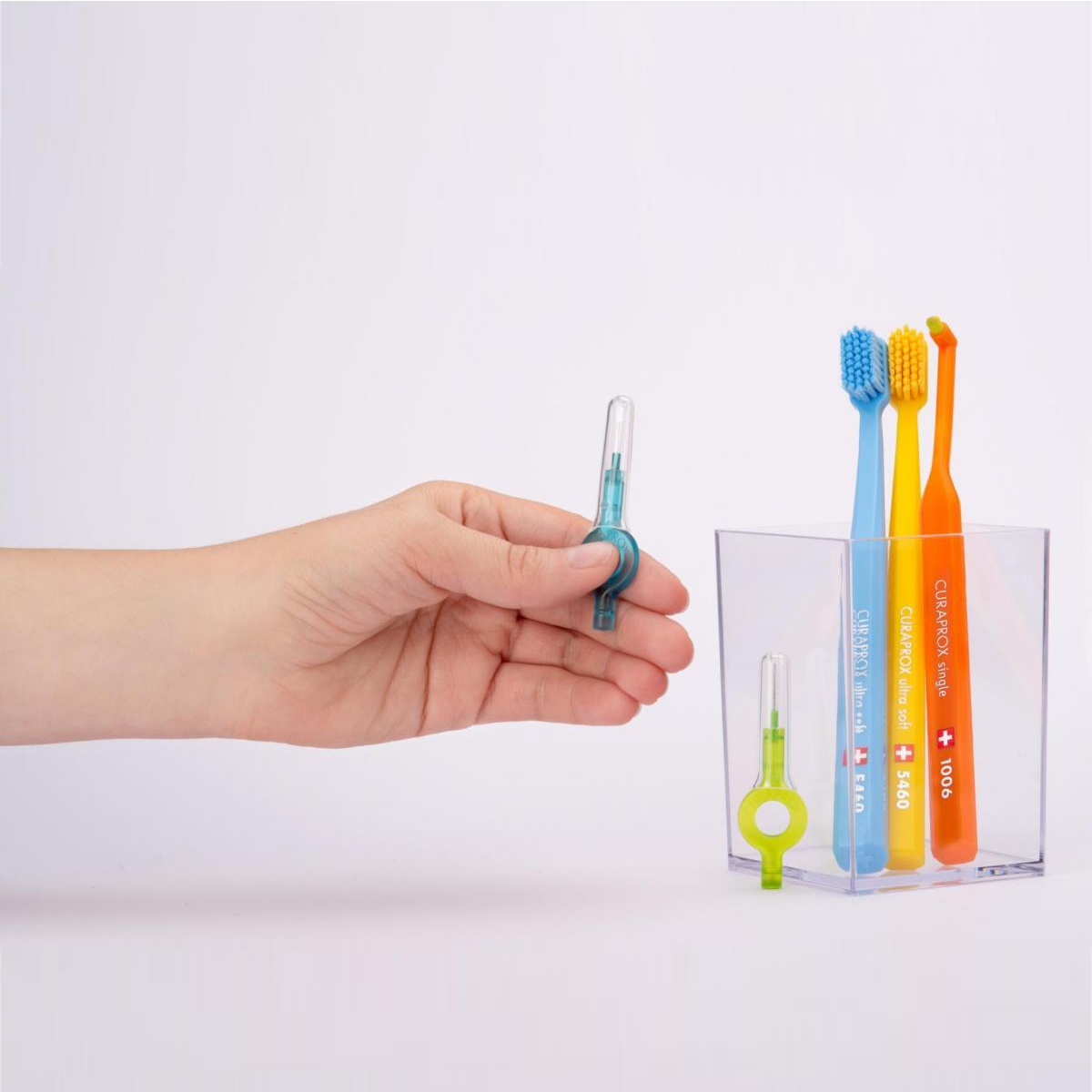 Tăm chải kẽ răng Curaprox CPS 457 có hộp