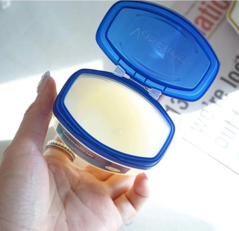 Sáp Dưỡng Ẩm Phục Hồi Da Khô, Nứt Nẻ Vaseline Pure Petroleum Jelly Original