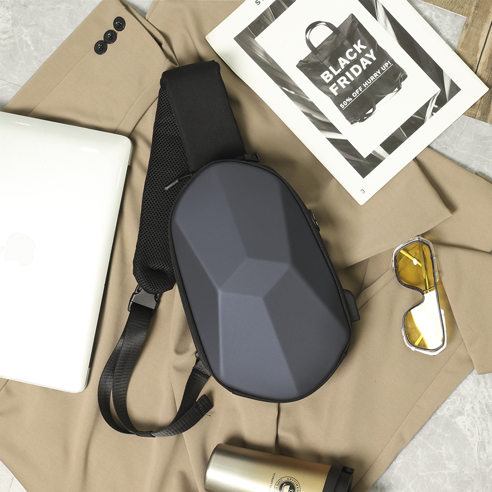 Túi đeo chéo nam phong cách mới - BEE GEE DCN9164