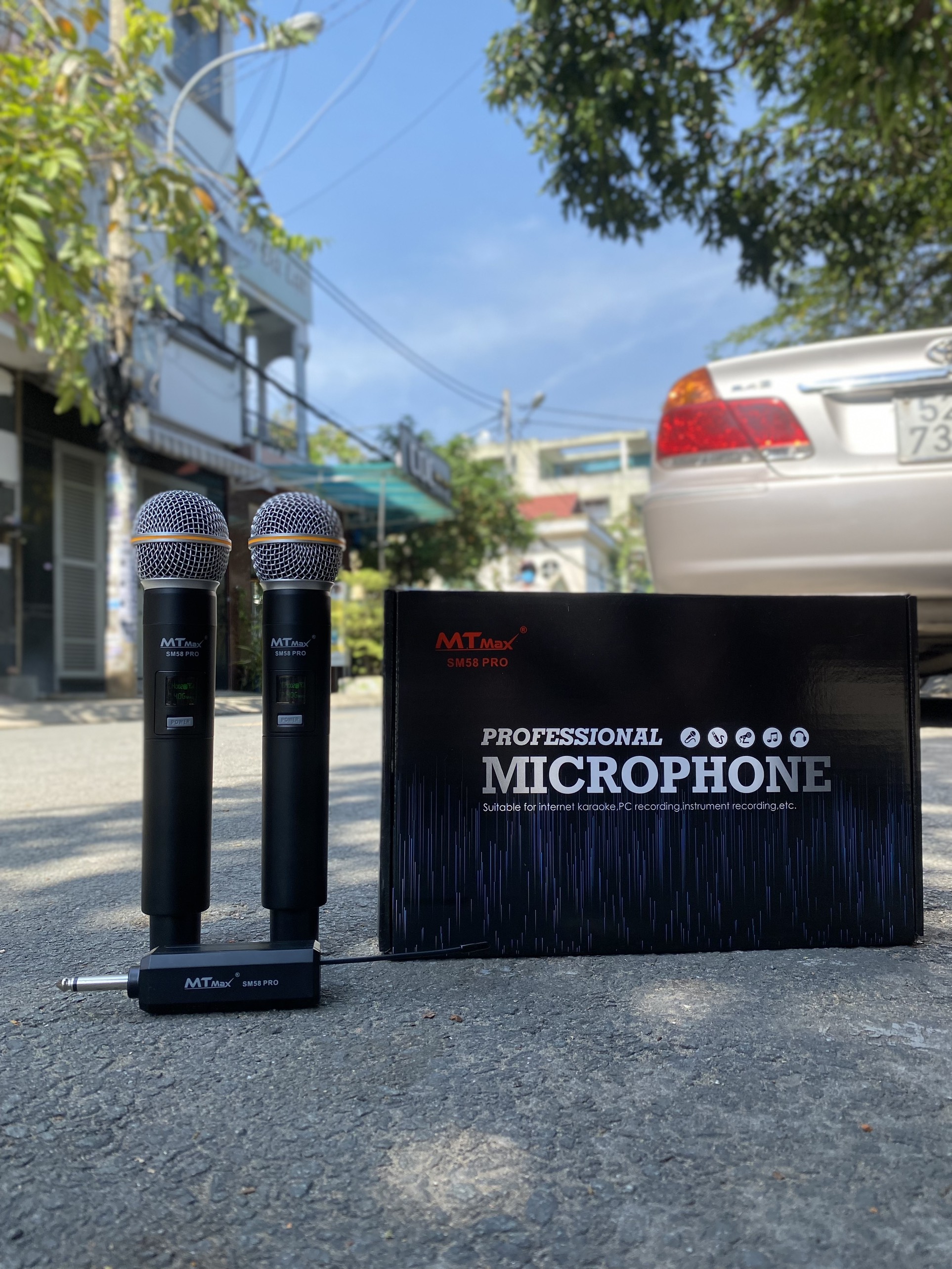 Micro Không Dây MTMAX SM58 PRO Cao Cấp 2 Mic Chuyên Dùng Cho karaoke gia đình, vui chơi hội họp, tiện dụng khi di chuyển sẳn sàn giúp bạn chinh phục mọi bài hát, giá tốt chất lượng cao