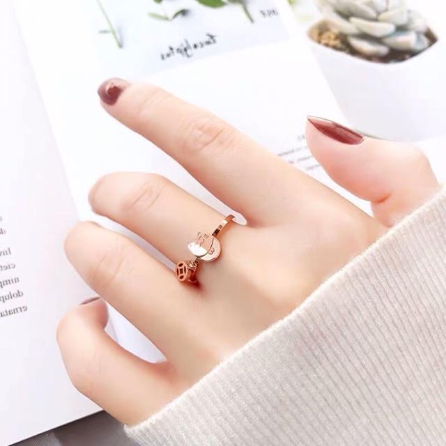 Nhẫn titan mèo may mắn không đen