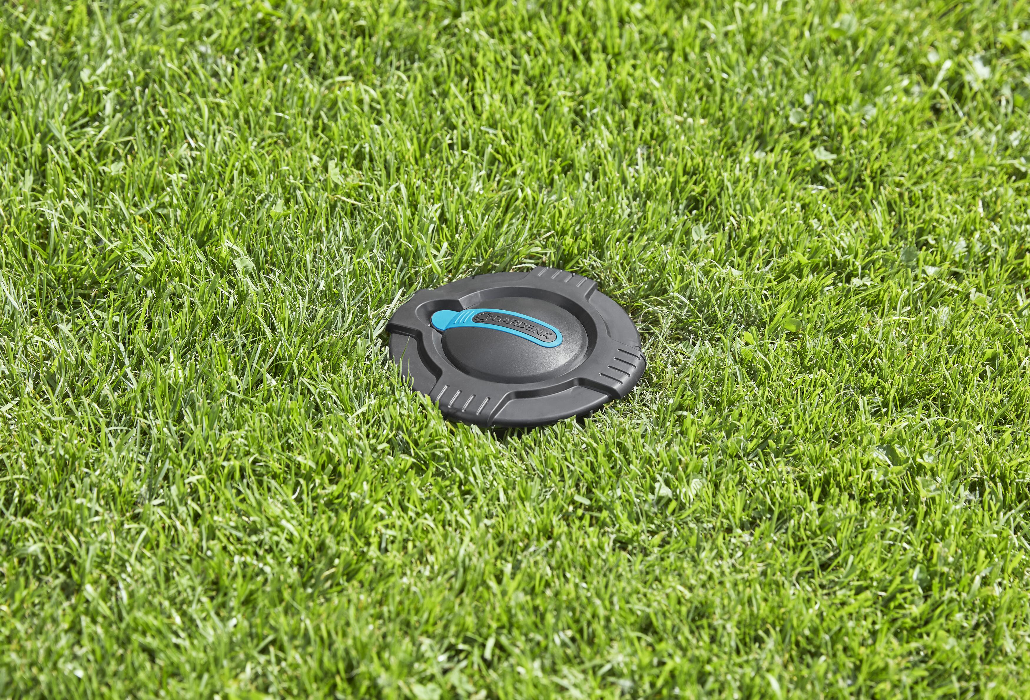 Ổ nối ống nước nhựa ngầm có nắp che Gardena 08266-20