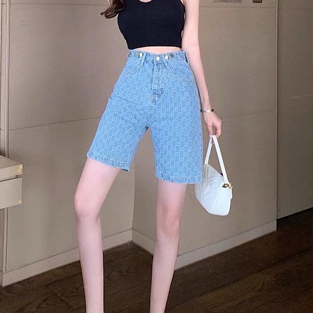 Quần Short Cap Cao Ống Rộng Họa Tiết Nổi Bật_C24