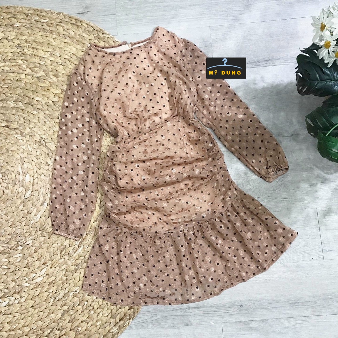ĐẦM XOÈ NHÚN BÈO CHẤM BI- SANG TRỌNG, TÔN DÁNG
