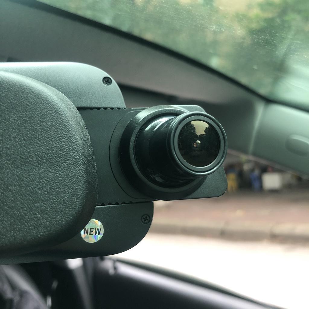 Camera hành trình ô tô D10 XETABON Full HD sử dụng hệ điều hành android, ra lệnh bằng giọng nói
