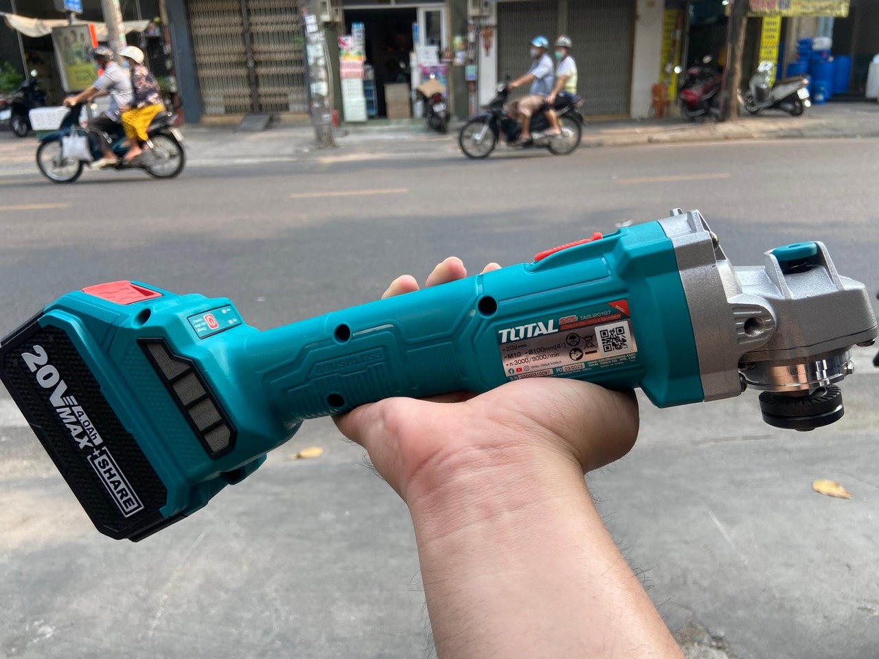 Bộ combo 3 máy khoan động lực, máy mài góc và máy siết vít dùng pin 20V Total TOSLI2301510