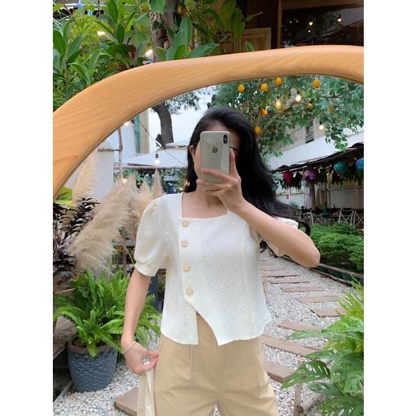 Áo cổ vuông cut tà