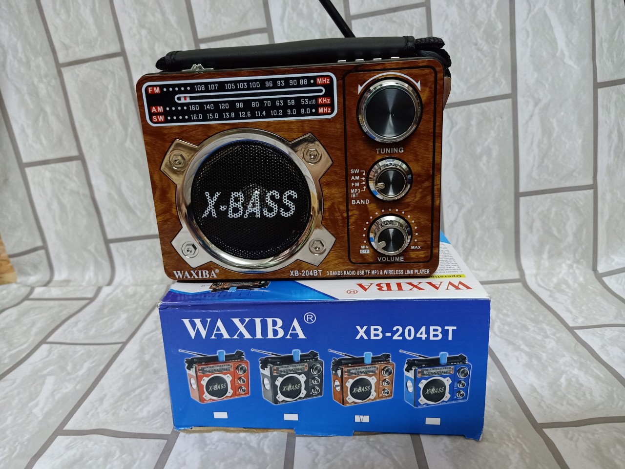 Đài Waxiba XB-204BT LOA SIÊU LỚN EXTRA BASS, USB NGHE NHẠC THẺ NHỚ BLUETOOTH  RADIO AM FM SW CÓ ĐÈN PIN THEO KÈM PIN SẠC HÀNG CHÍNH HÃNG