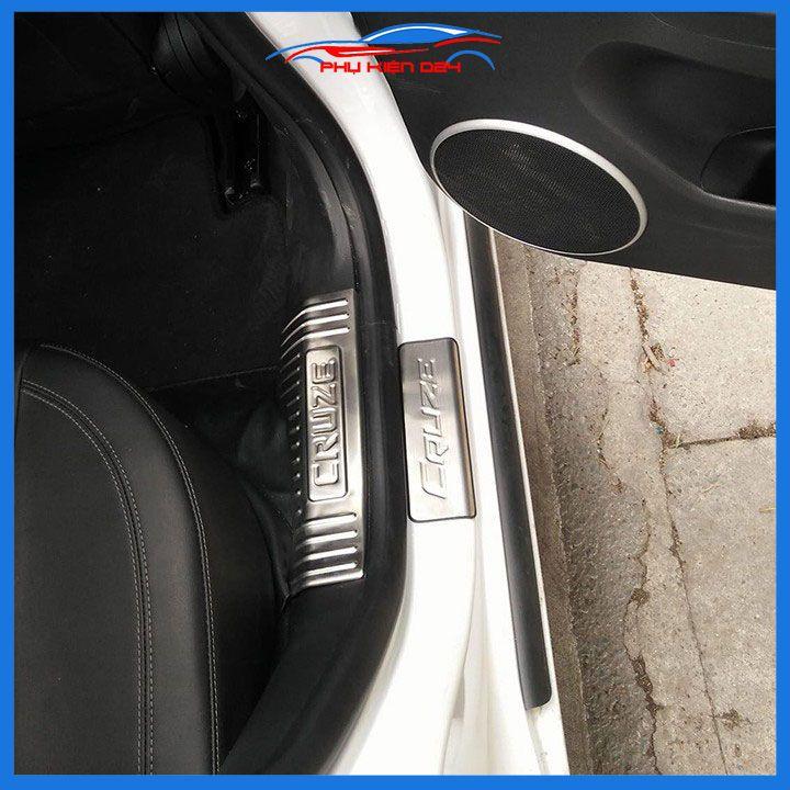 Ốp bậc cửa, nẹp bước chân INOX cho xe Chevrolet Cruze 2009-2010-2011-2012-2013-2014-2015-2016-2017-2018-2019