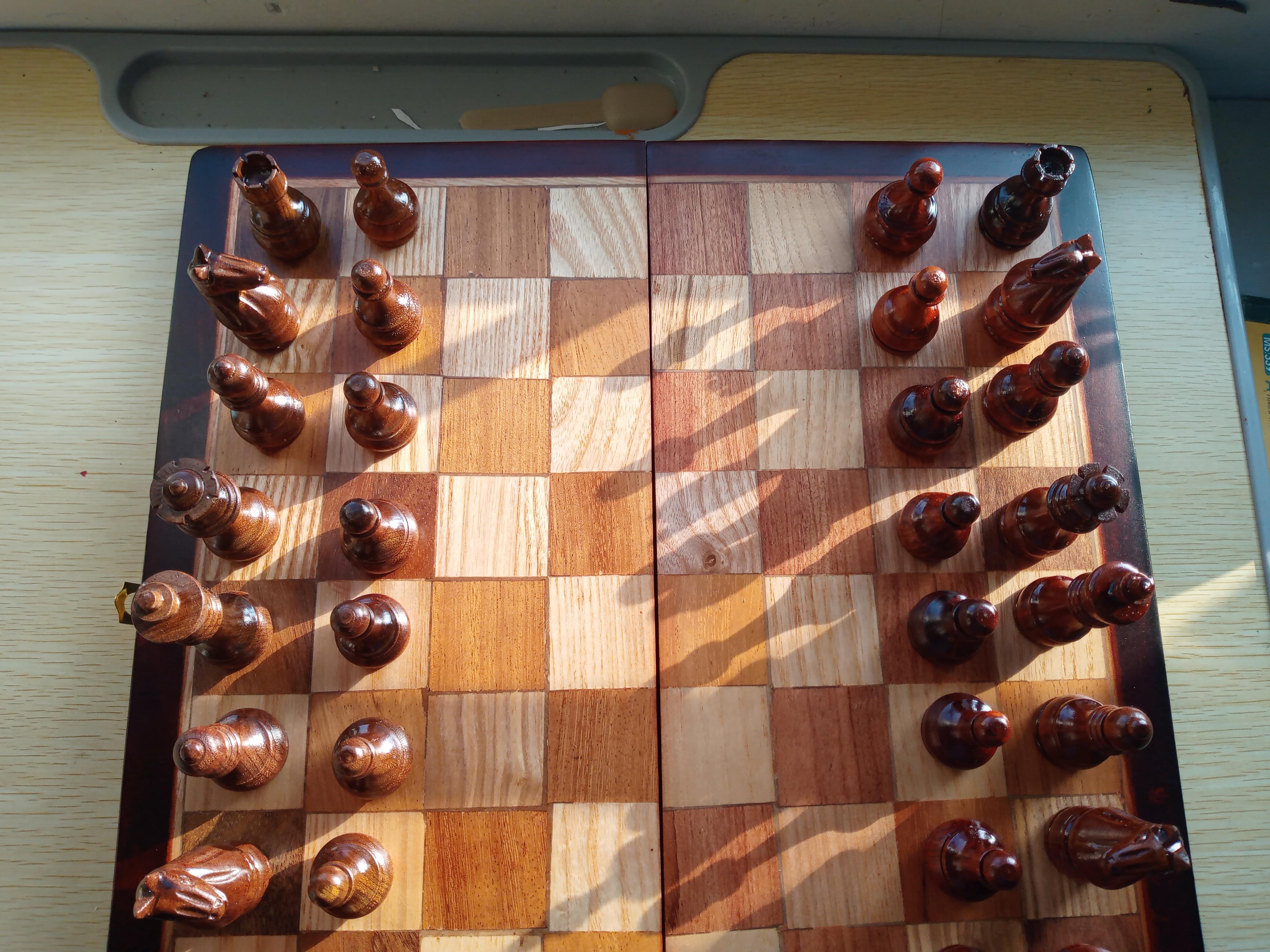Bộ bàn cờ vua gỗ gỗ cao cấp