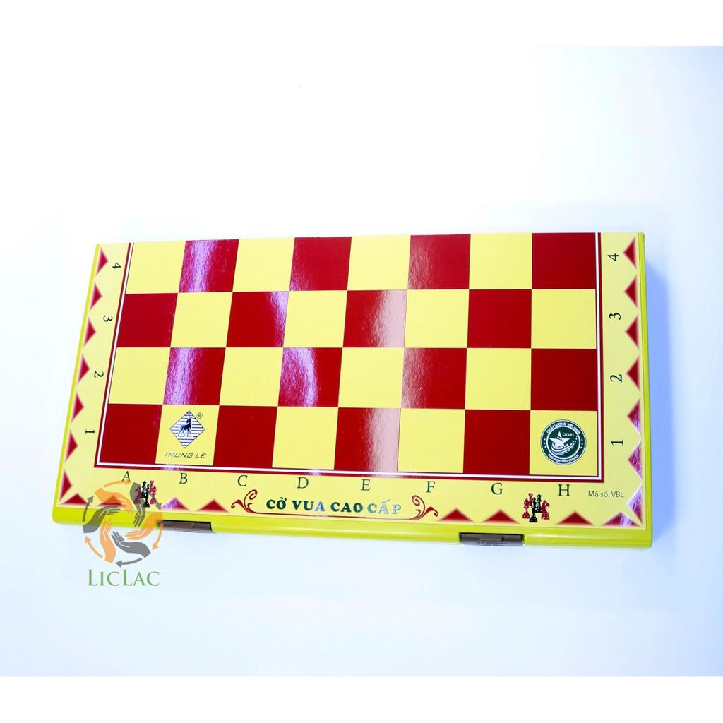 Bộ đồ chơi Cờ Vua bằng nhựa Trung Lê - Cờ vua quốc tế Kèm bàn cờ -