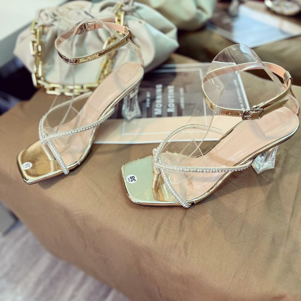 Giày sandal nữ xỏ ngón cục xinh