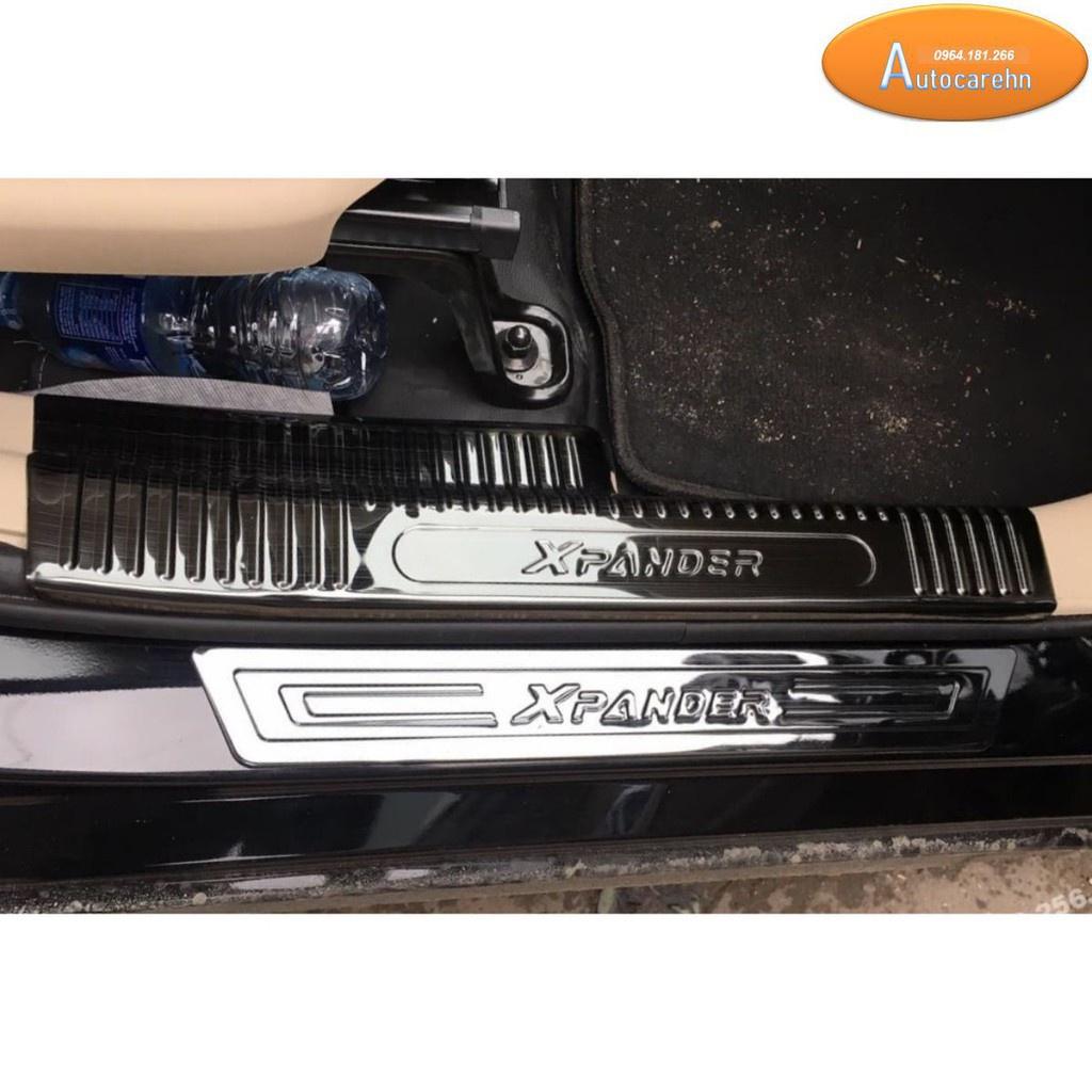 Ốp bậc cửa, nẹp bước chân trong, ngoài cho xe Mitsubishi Xpander 2019-2021, gồm cả bản Cross chất liệu titan cao cấp