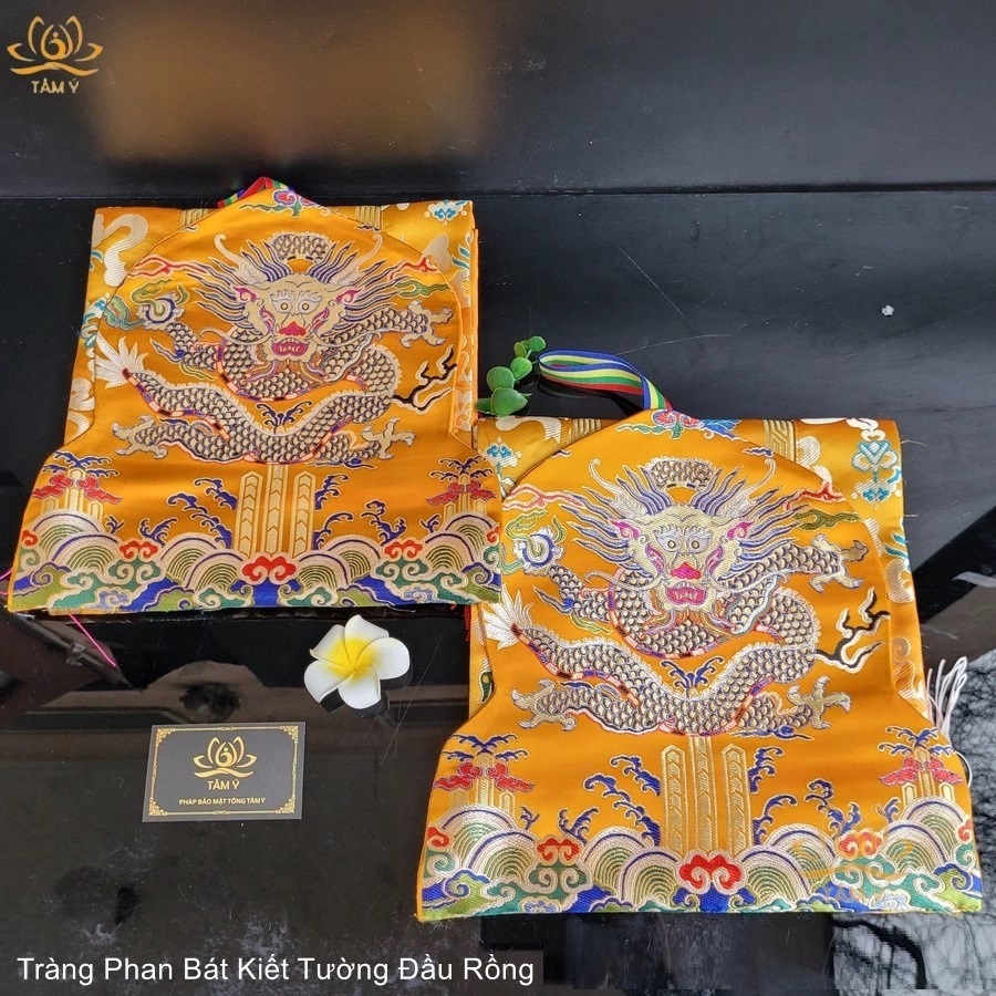 Tràng phan Bát Kiết Tường Đầu Rồng