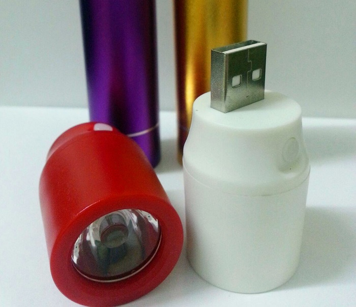 Đèn pin mini cắm usb