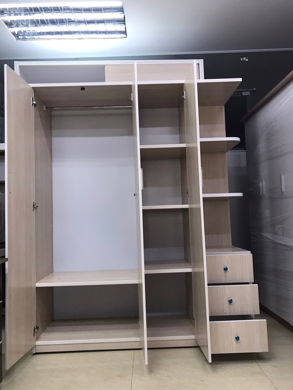 Tủ quần áo chất lượng Juno Sofa