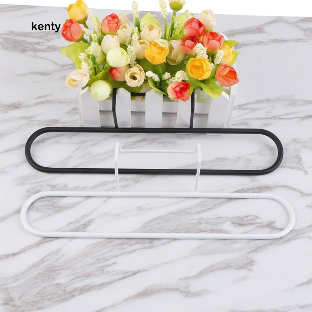 Sử dụng Móc treo khăn gắn ở cánh cửa tủ