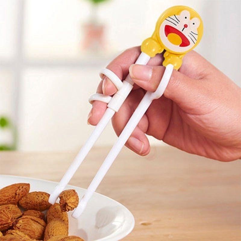ĐŨA TẬP ĂN DẶM CHO BÉ HÌNH DOREMON, ĐŨA TẬP ĂN DẶM XỎ NGÓN THÔNG MINH