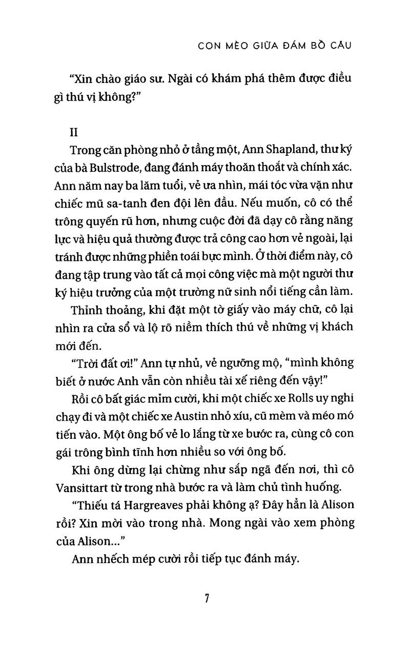 Sách Con Mèo Giữa Đám Bồ Câu