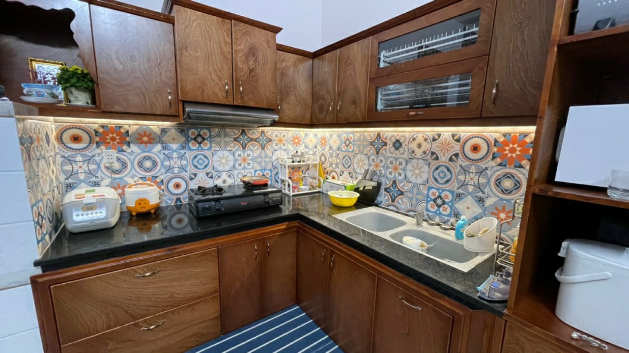 Decal gạch bông dán bếp, dán nhà tắm, dán trang trí không thấm nước, có keo mặt sau, hình ảnh in sắc nét