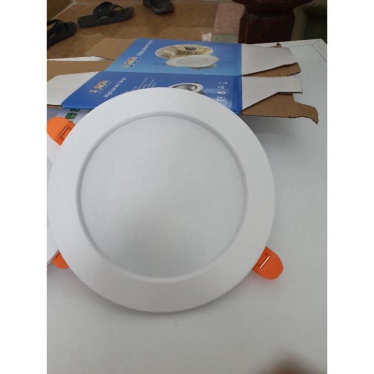 Đèn downight 7W - 9W tụ hợp 3 màu tích điện , đèn trần DT HQ