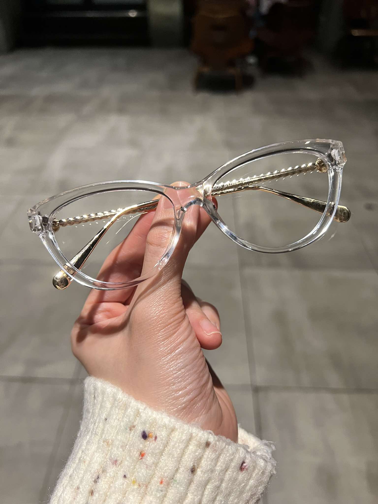 Kính Mắt mèo trong gọng kim loại cao cấp cho nữ